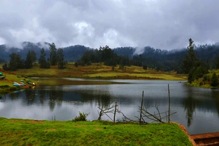 Mannavanur Lake, Kodaikanal - Dindigul to Kodaikanal - 
                                    Trips of Karthi Travels