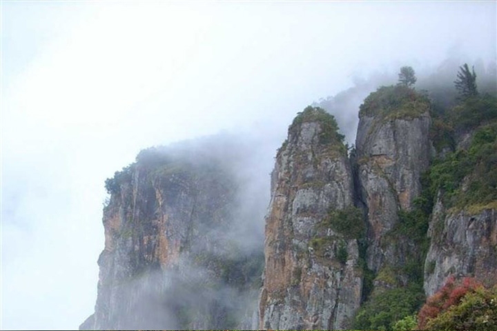 Pillar Rocks, Kodaikanal - Dindigul to Kodaikanal - Trips of Karthi Travels