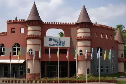 Plan your trip to Dream World Water Park in Athirappilly with Karthi Travels® - View 4