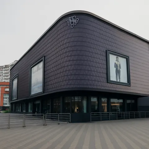 Plan your trip to Phoenix Marketcity in Chennai with Karthi Travels® - View 2