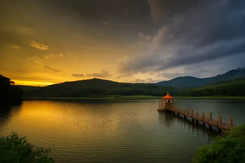 Plan your trip to Hirekolale Lake in Chikmagalur with Karthi Travels® - View 4