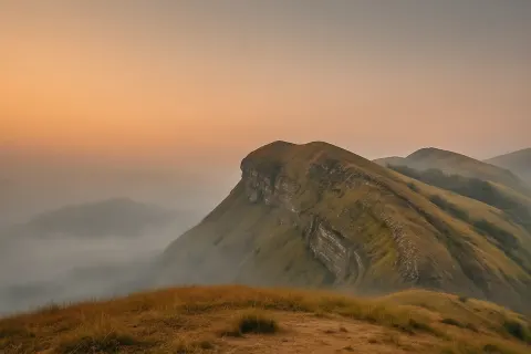 Z Point (Mullayanagiri Viewpoint) in Chikmagalur - tourist attraction to visit with Karthi Travels