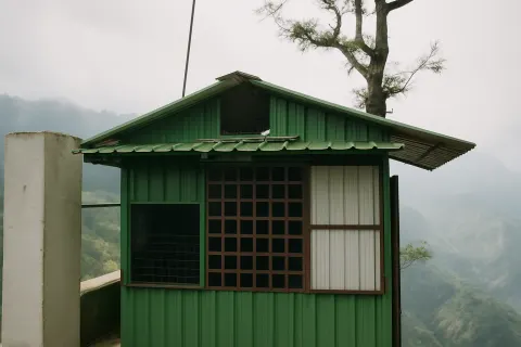 Dolphin’s Nose Viewpoint in Coonoor - tourist attraction to visit with Karthi Travels