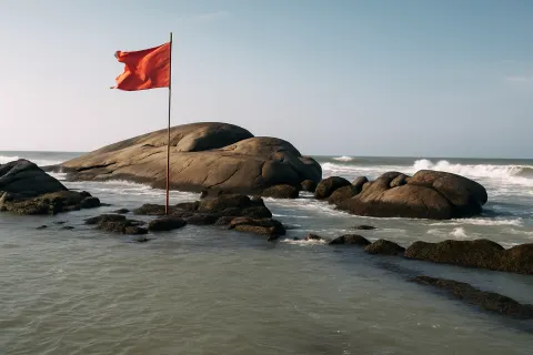 Plan your trip to Triveni Sangamam in Kanyakumari with Karthi Travels® - View 3