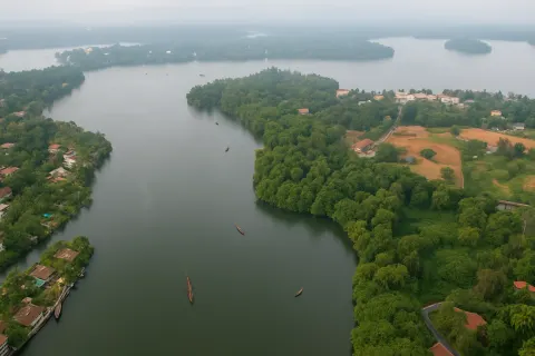 Plan your trip to Ashtamudi Lake in Kollam with Karthi Travels® - View 4