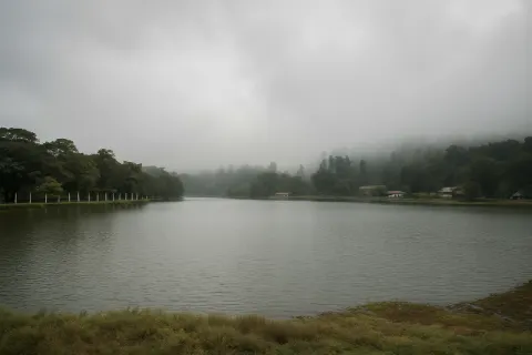 Plan your trip to Yercaud Lake (Emerald Lake) in Yercaud with Karthi Travels® - View 3